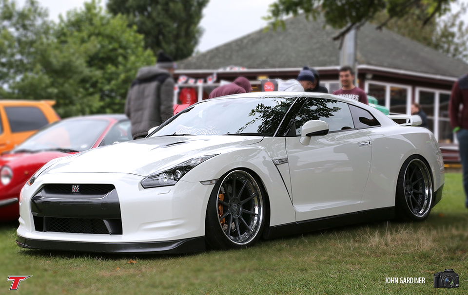 The 'Static Clique' R35 holds so much presence. A real jaw dropper.