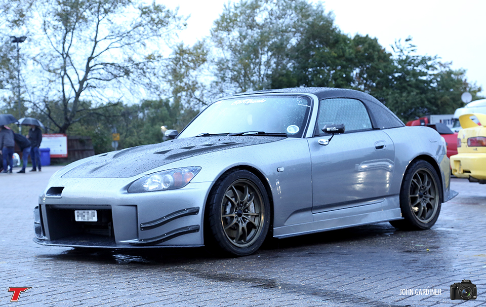 No expense spared on this S2000. Genuine Mugen carbon roof, Mugen wheels and J's Racing goodies made this into our top 5 cars of the event.